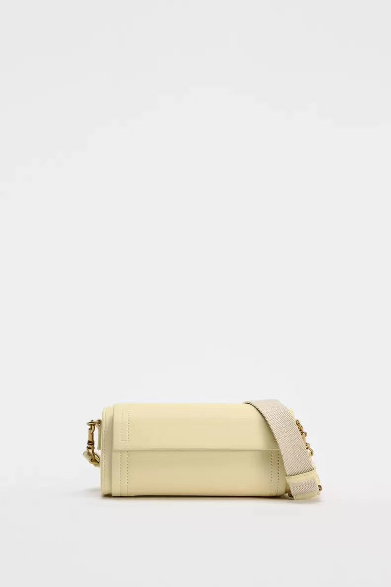 👜 Women's Round Shoulder Messenger Bag – Stylish Flip Commuter Essential - Daily Cozy Closet